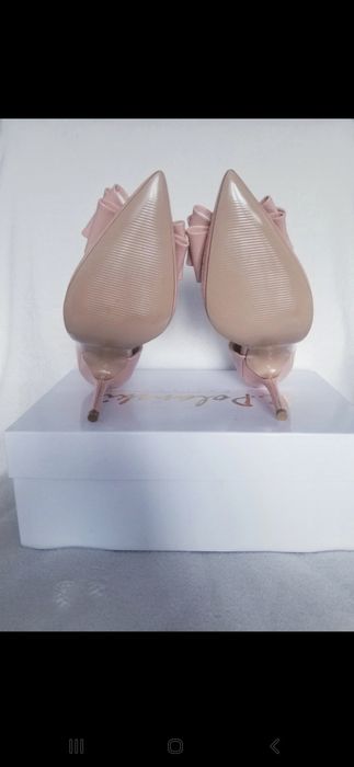 Pantofi eleganți