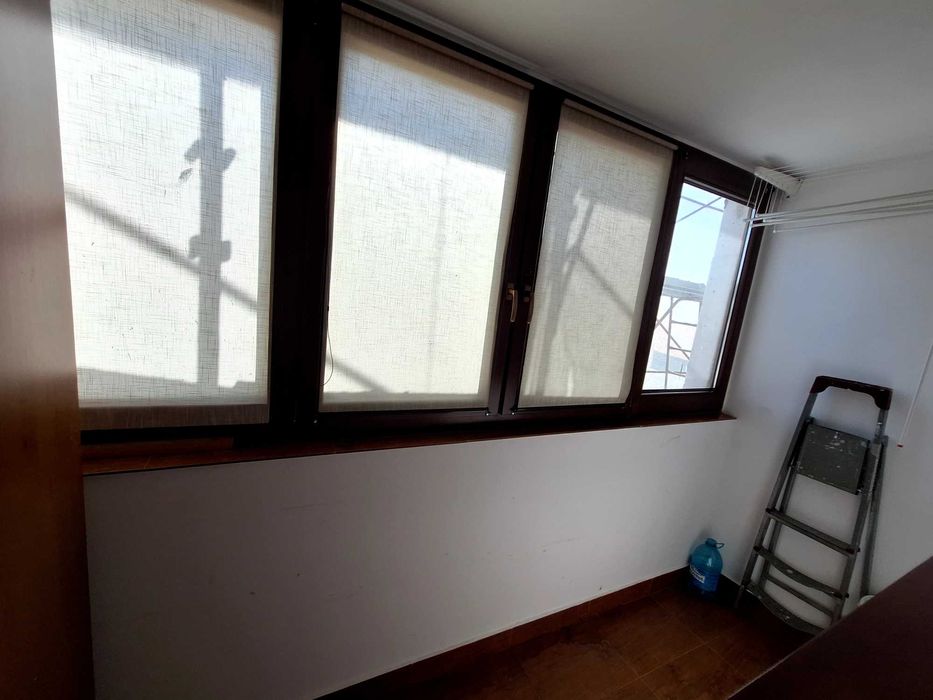 Se vinde apartament cu 3 camere mobilat si utilat!