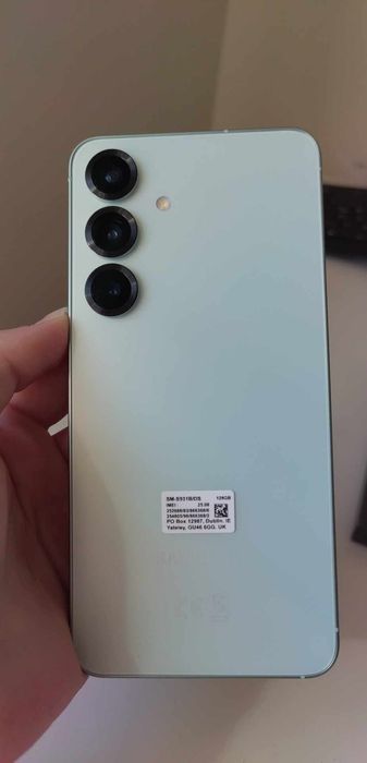 Samsung  Galaxy S25 - Чисто нов! + оригинално зарядно и гаранция!