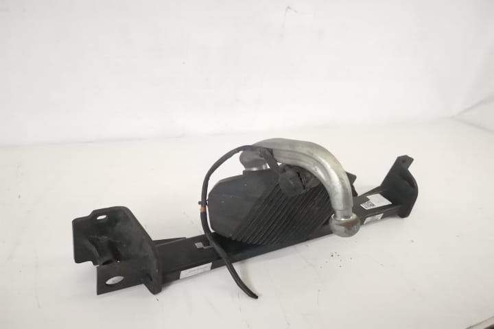 Carlig De Remorcare Spate Rabatabil Electric Original se prezinta cu m