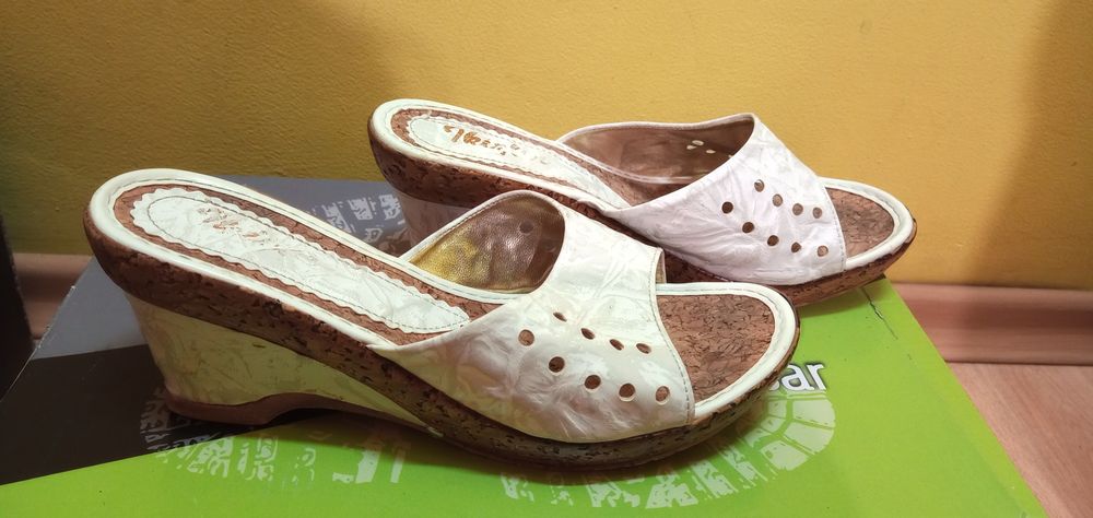 Дамски чехли-медицински, ЕКО кожа , гуменки и скандали