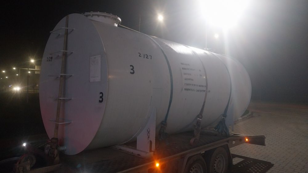 Cisterna fibra/Metal = Bazin 6/14 mii litri ÷ Container = Butoi