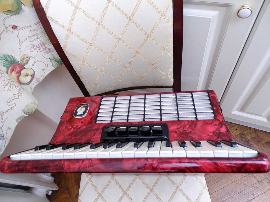 Акордеон Велтмайстер Стела 60 баса