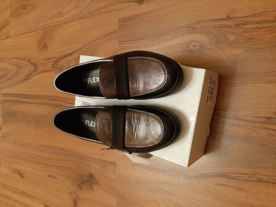 Нови обувки естествена кожа черно и сиво-36 номер