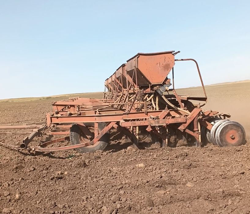 К700, плуг, сеялки