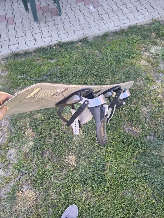 Snowboard în stare foarte buna