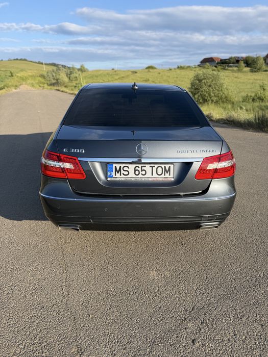Vand Mercedes Benz E Class W212 e300 hybrid