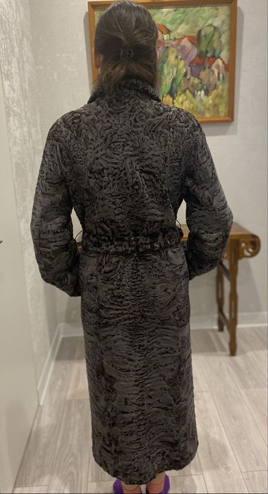 Продам шубу Каракульча