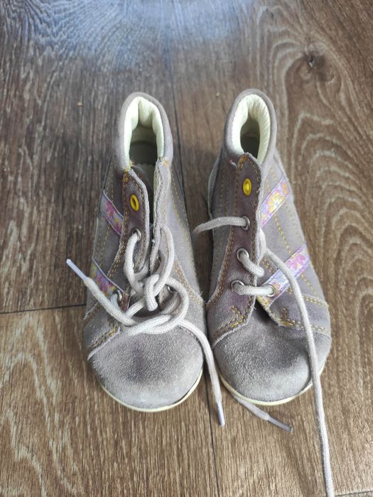 Ботинки на девочку