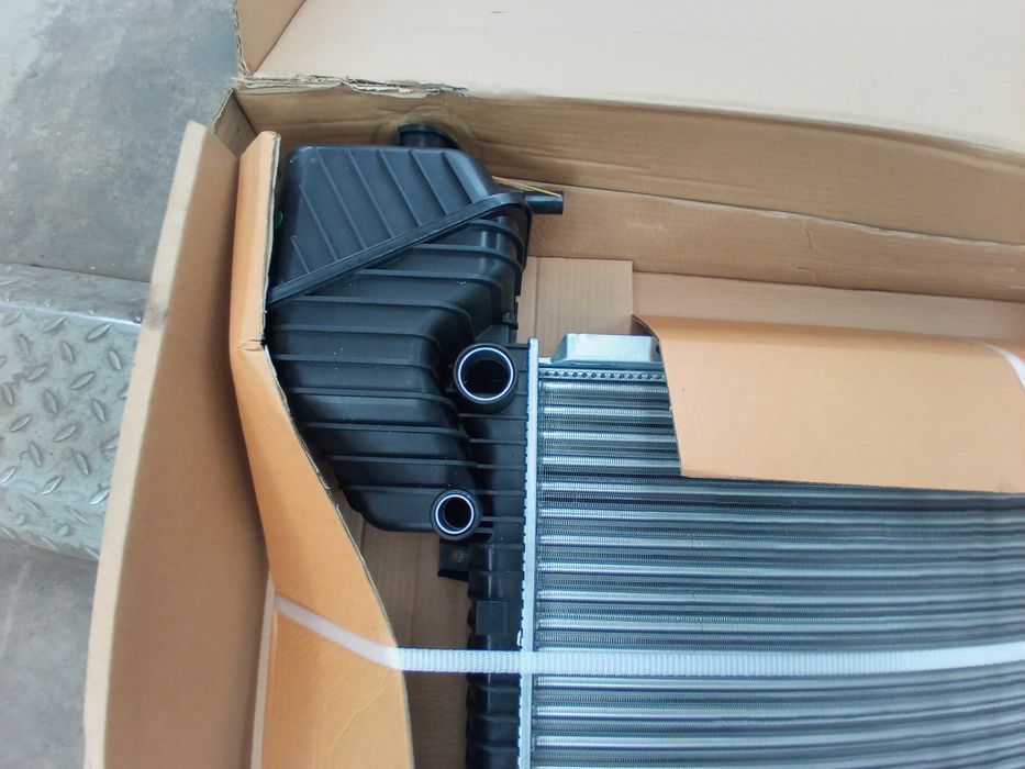 Радиатор за Мерцедес спринтер