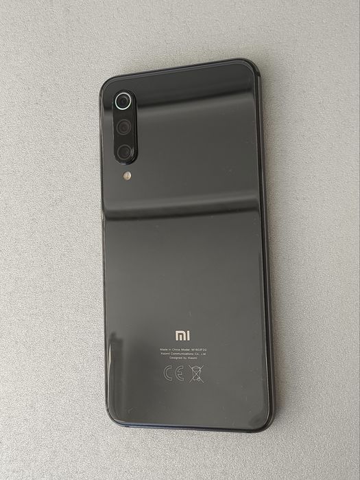 Продам телефон Xiaomi Mi 9 SE