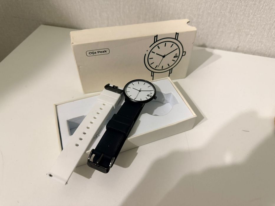 Продаю часы OIja peak