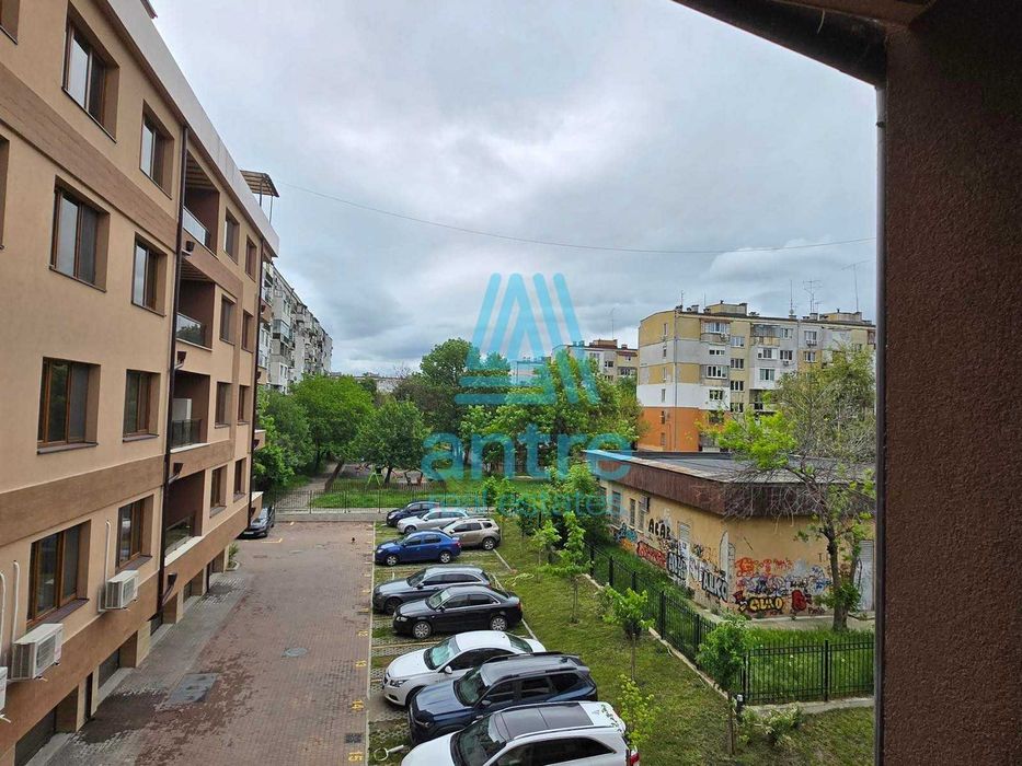Двустаен апартамент в кв. Дружба 1