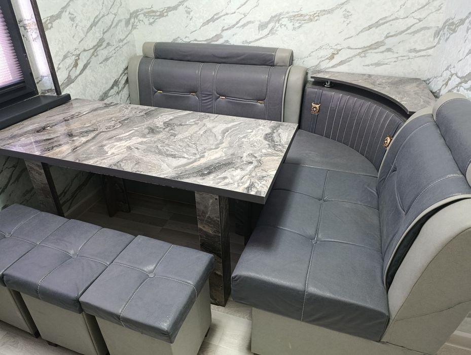 Продаётся кухонный уголок