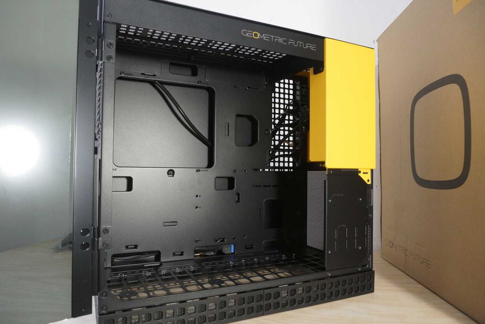НОВА Компютърна кутия Geometric Future Model 4 King Arthur/ вкл ДДС