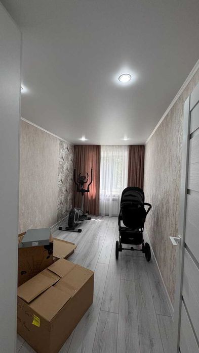 Продам 3 ком. 2 Этаж, Ленина 38, с ремонтом