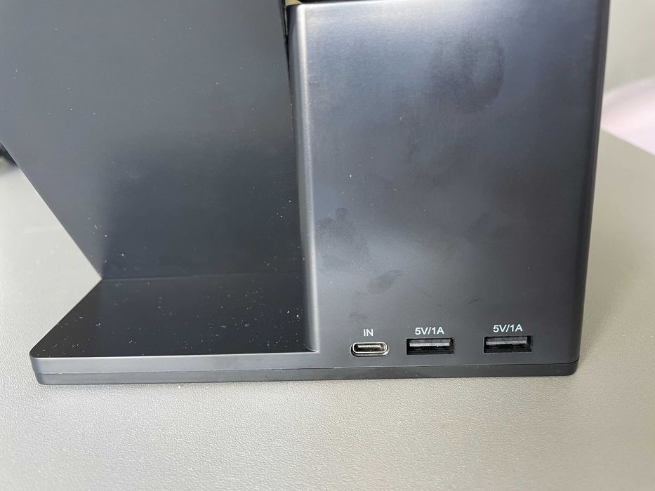 Wireless зарядна станция 10W + USB, с фирмено лого