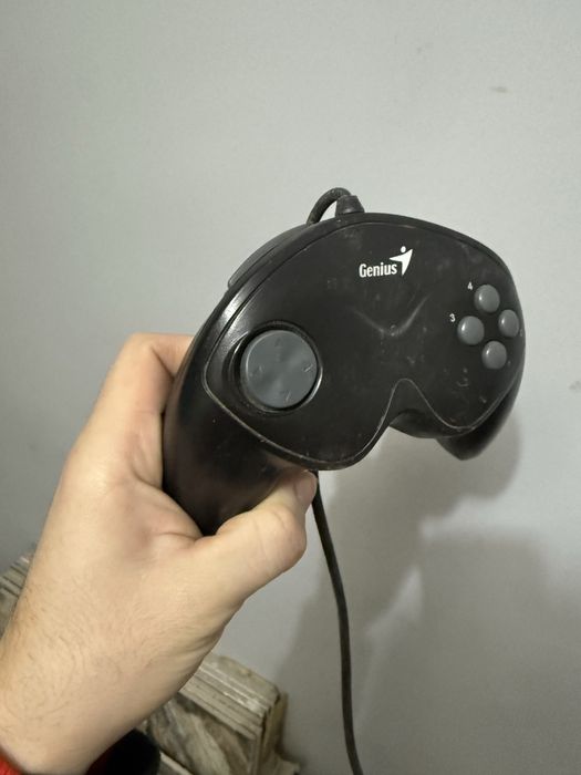 Джостик для PC Sega  Genius MaxFire G-08XU