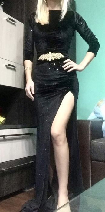 Rochie lunga de catifea neagra