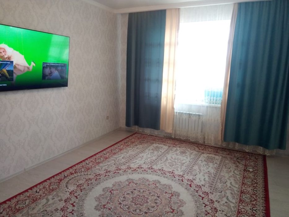Срочно продаётся 17 мкр 2 комн