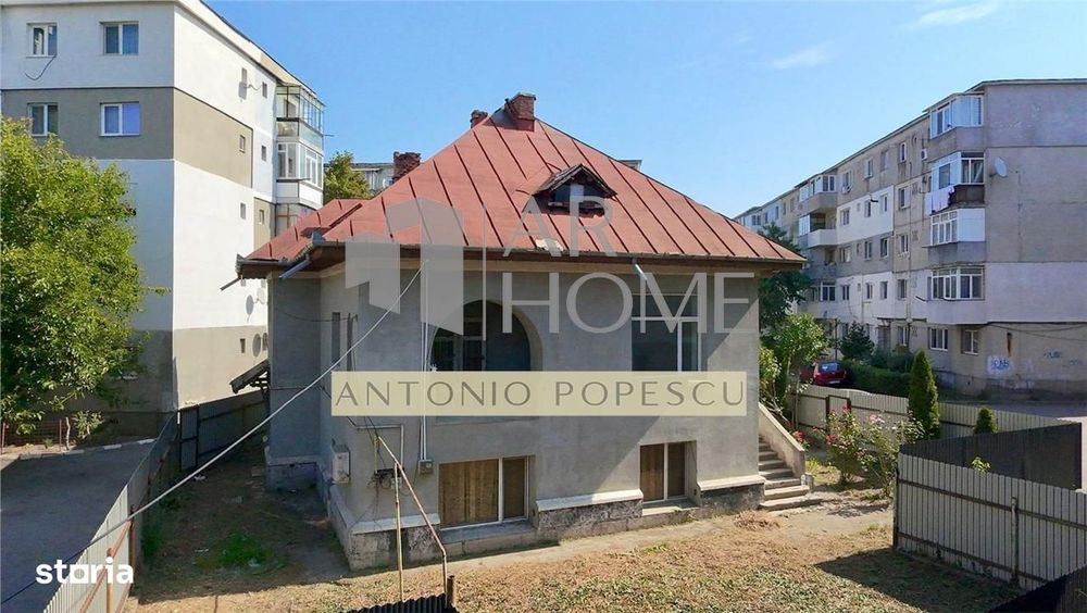 Vanzare casa D+P+M in Urlati, zona centrala.
