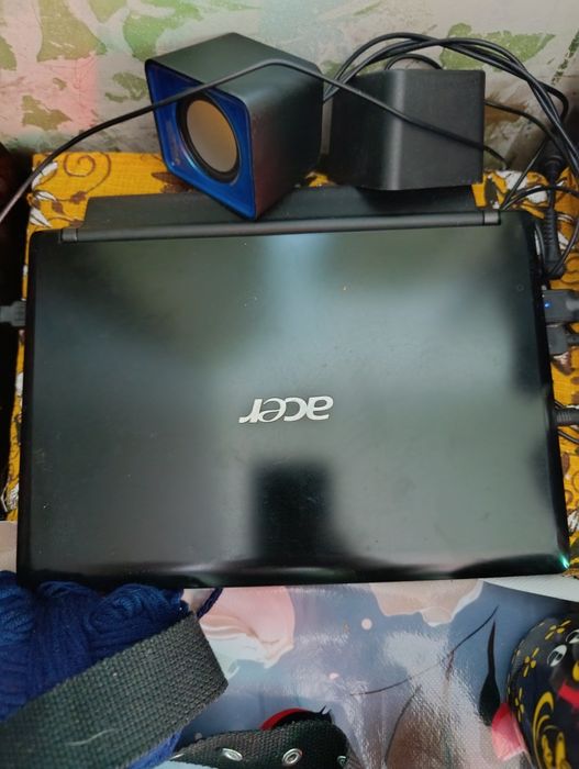 Продаю ноутбук маленький