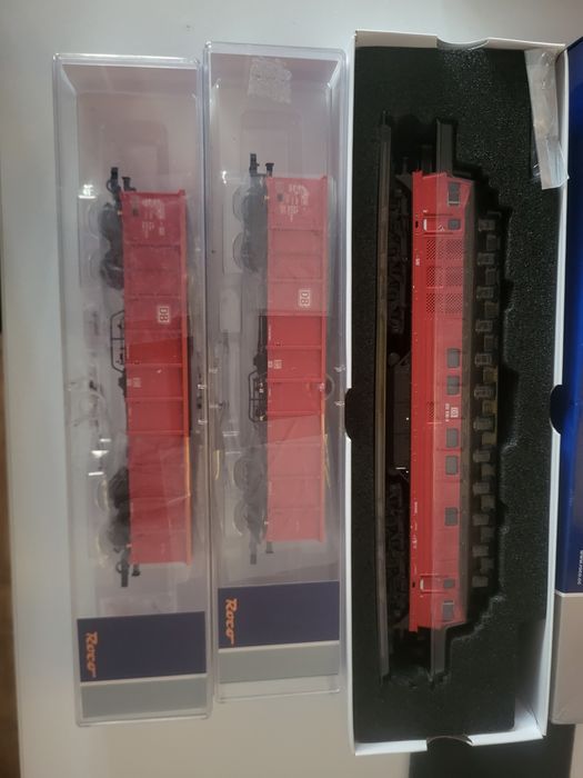 Locomotivă DB de marfă!500 de lei negociabil!Si doua vag.cu 400 de lei