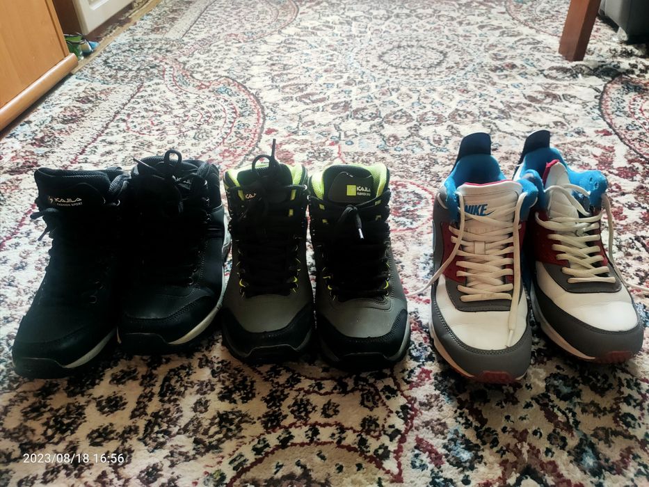 женские кроссовки