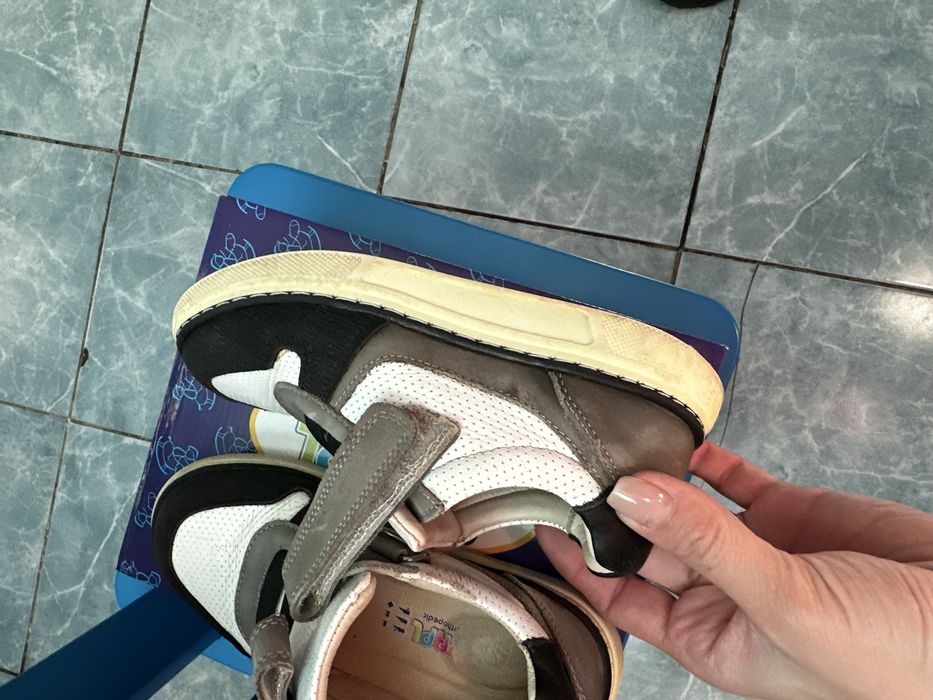 десткие кроссовки