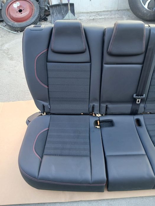 Banchetă spate Peugeot 2008 an 2018