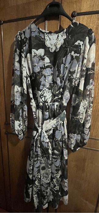 Продам платья 42 размер