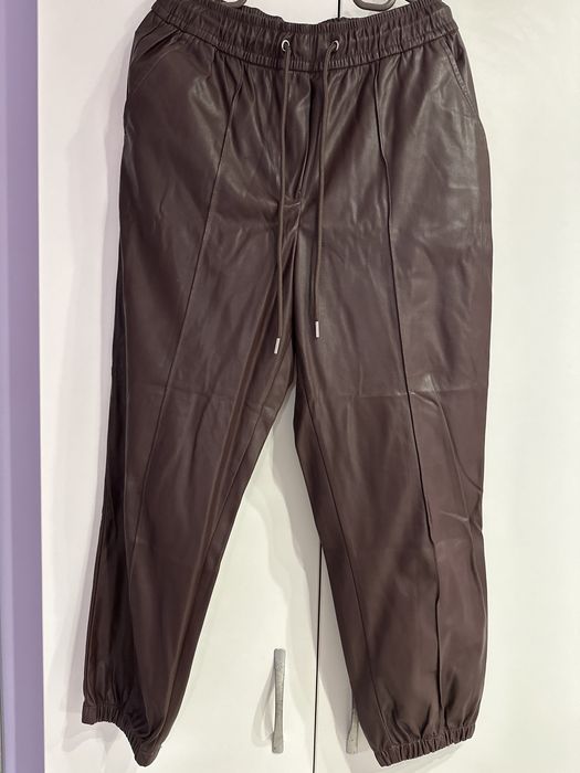 Кафяв кожен панталон