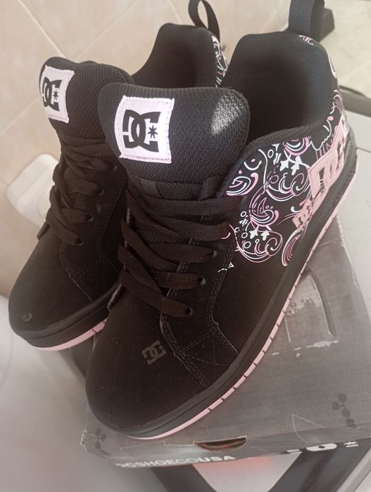 Продаю кроссовки