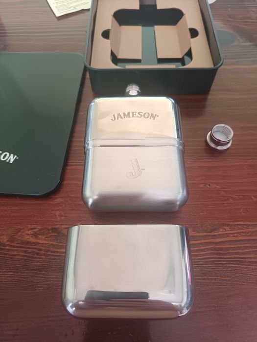 Продавам шишенце за алкохол JAMESON