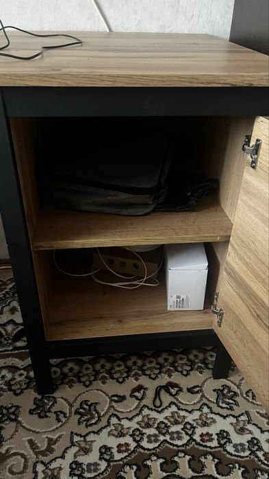 Письменный стол в хорошем состоянии