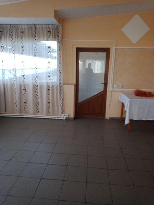 Spatiu de vanzare sau de inchiriat