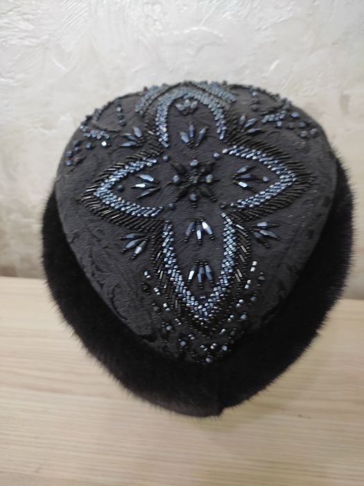 Женский головной убор