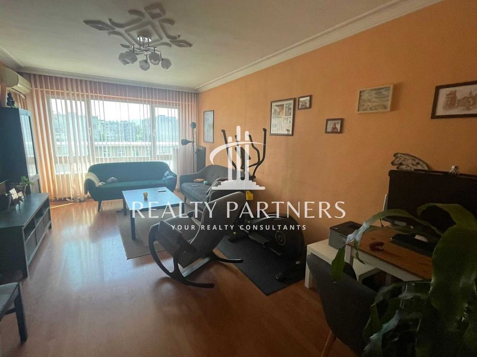 Продава 3-стаен – кв. Изток, гр. Перник