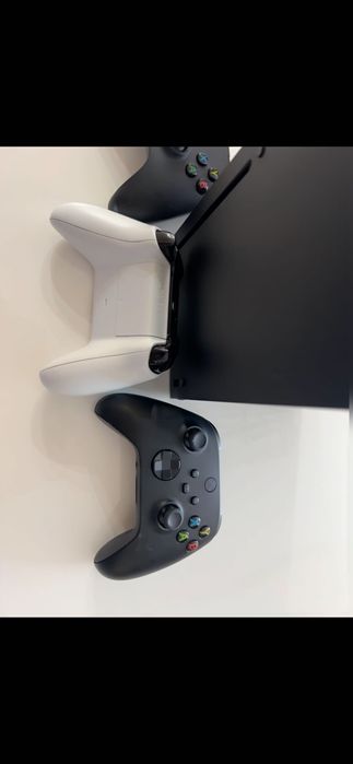 Xbox Series X 1TB – Перфектно състояние (Пълен комплект)