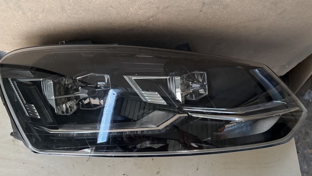 Фар за vw Polo 6c