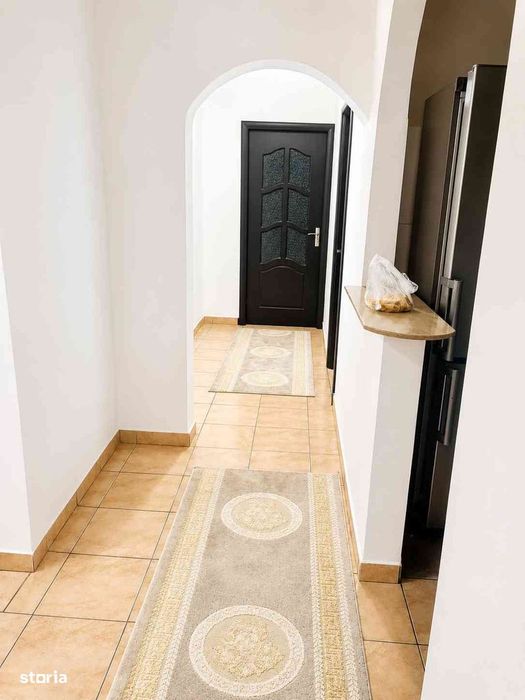 Inchiriez apartament 3 camere
