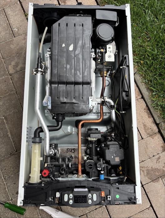 Ariston Cares Premium 24kW defecta