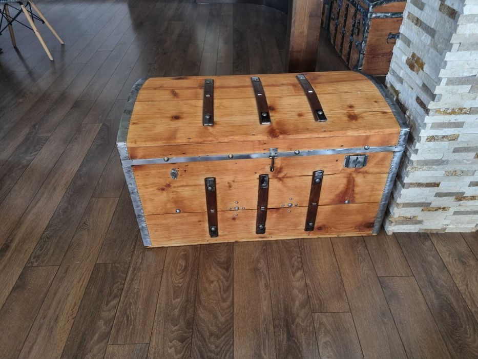 Стар сандък/ракла/скрин/ два броя