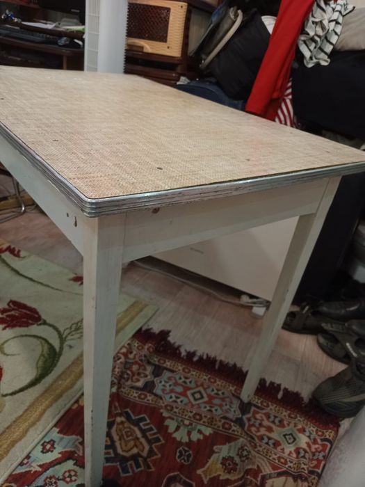 Продам кухонный стол за 10500 тг.
