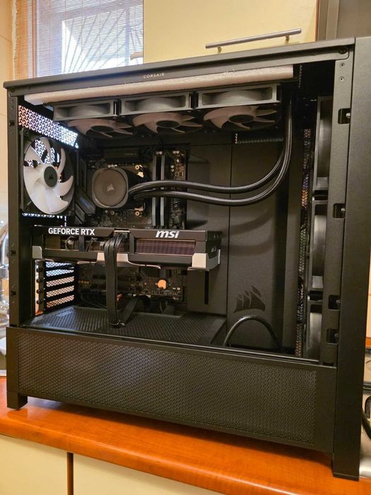 Sistem Desktop Ultimate Gaming AMD Ryzen 9 9900X3D, Corsair 64GB DDR5 6000 MHz, 4TB SSD Corsair, NVIDIA MSI RTX 5090 32GB, nou, Garantie 2 ani la eMAG