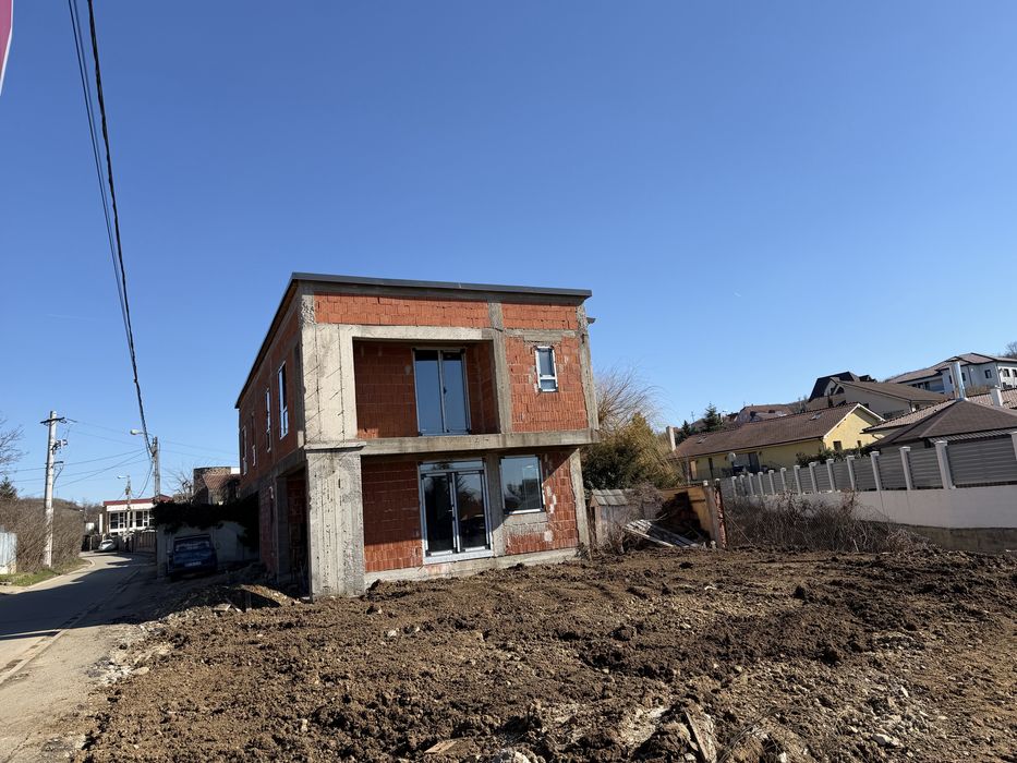 Constructie noua de vanzare