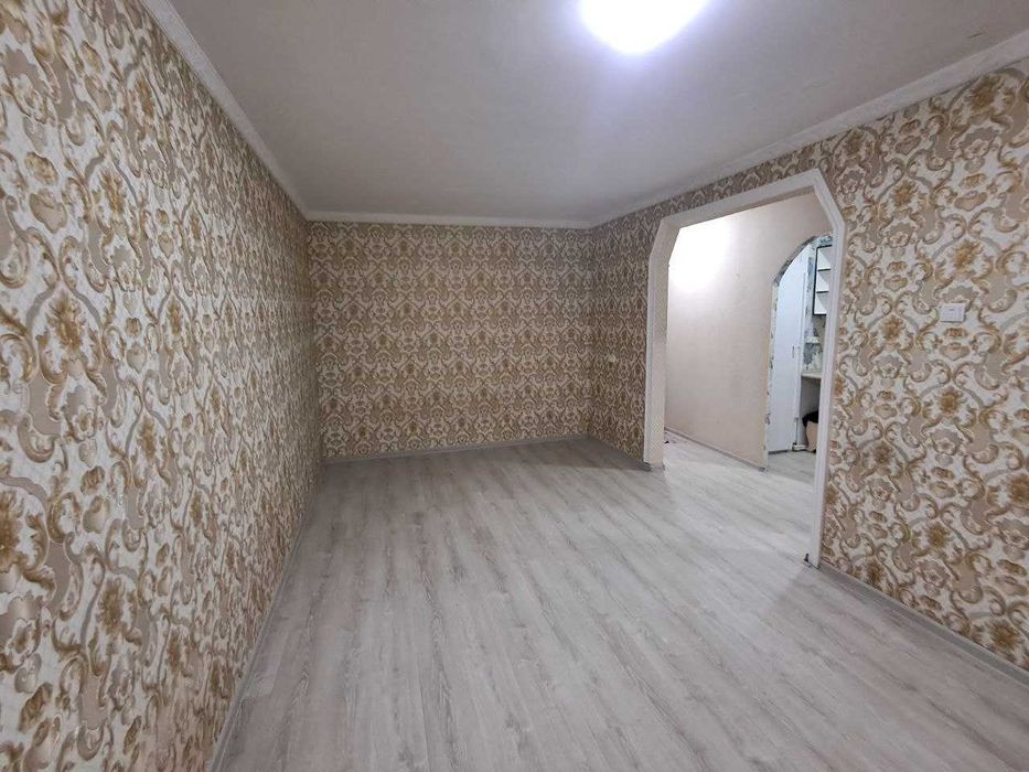 Фрунзиский Саёхат магазини 1қаватда 1хонали квартира сотилади.ID: 1602