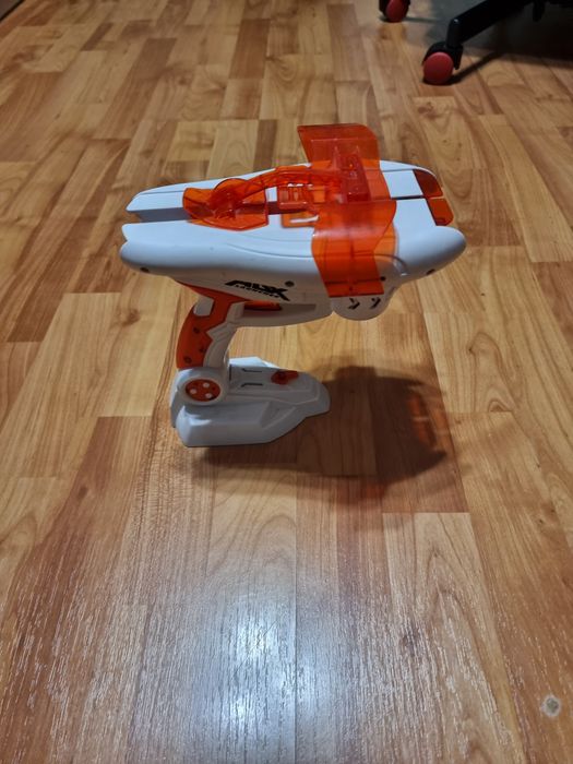 Pistol Aruncător de avioane de hartie