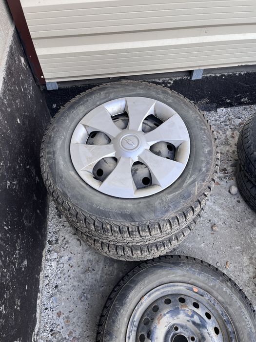 Колесо шина диски продам  зминий  205/65 R25