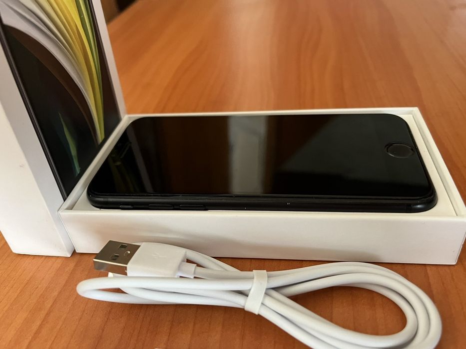 Айфон/IPhone  SE 2020 64 GB